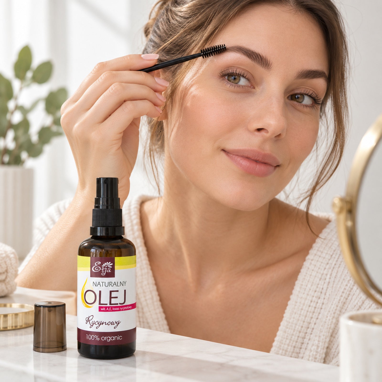 Castor oil care for brows and lashes